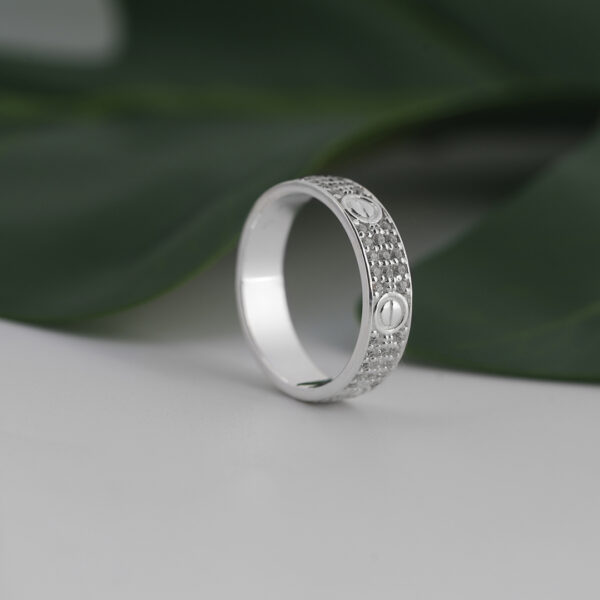 LOVE ring, small model, paved