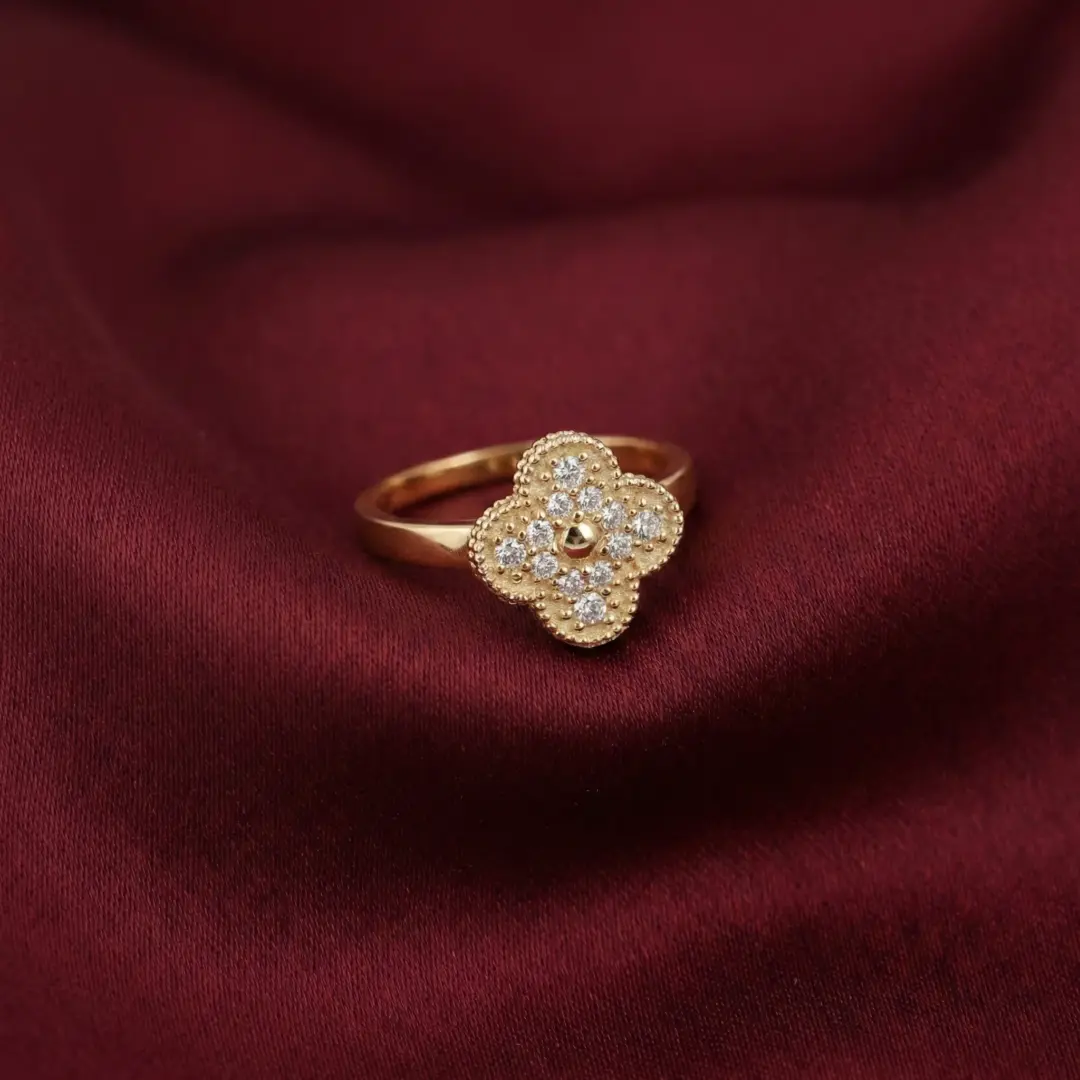 Van Cleef & Arpels, Vintage Alhambra Ring