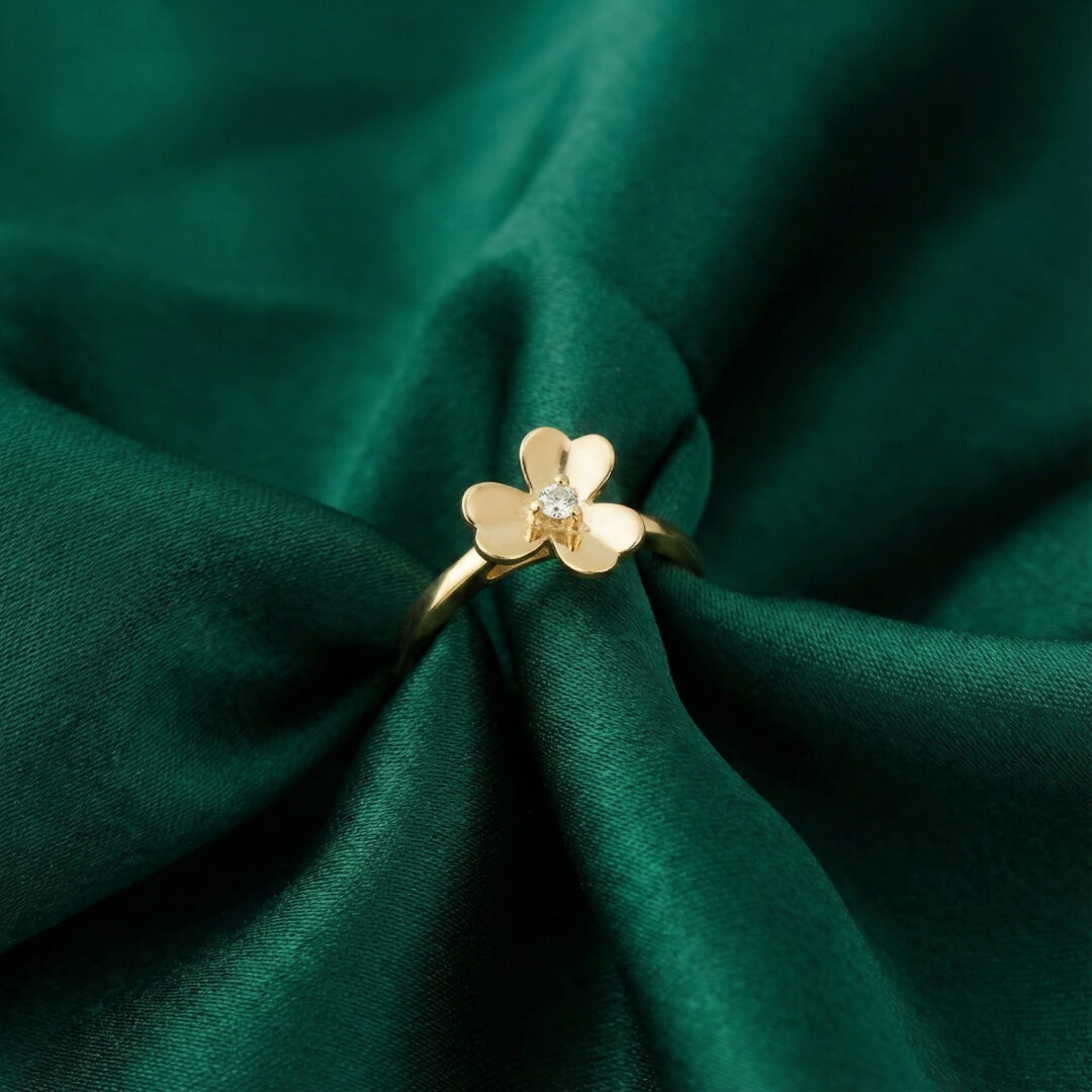 Van Cleef & Arpels, Frivole ring, 1 flower, small model, Gold Filled