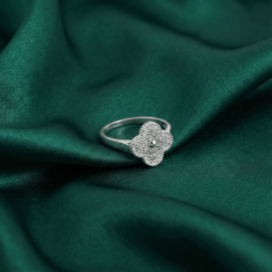 Van Cleef & Arpels, Vintage Alhambra Ring