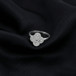 Van Cleef & Arpels, Vintage Alhambra Ring